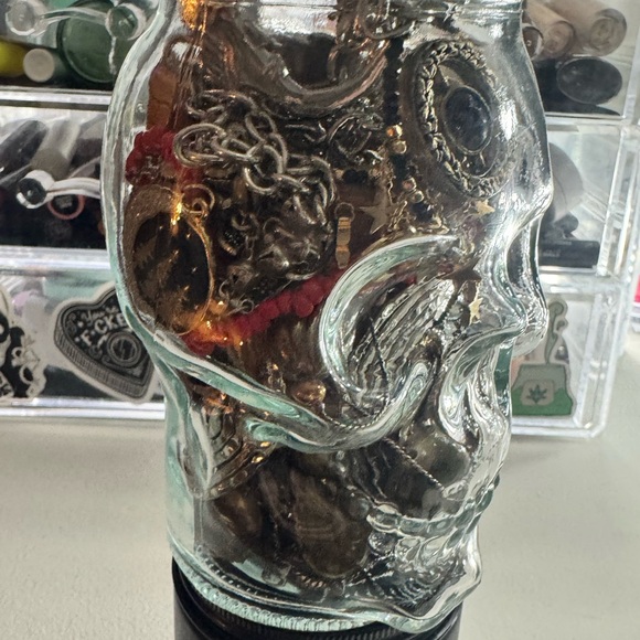 Mystery jewelry skull! - Picture 3 of 3